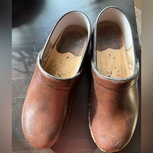 Elegant Brown Leather Mules